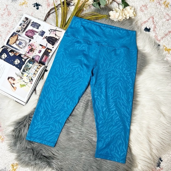 NEW Sweaty Betty Women’s Blue Tiger Print All Day Crop Performance Legging Sz 12 - Picture 13 of 13